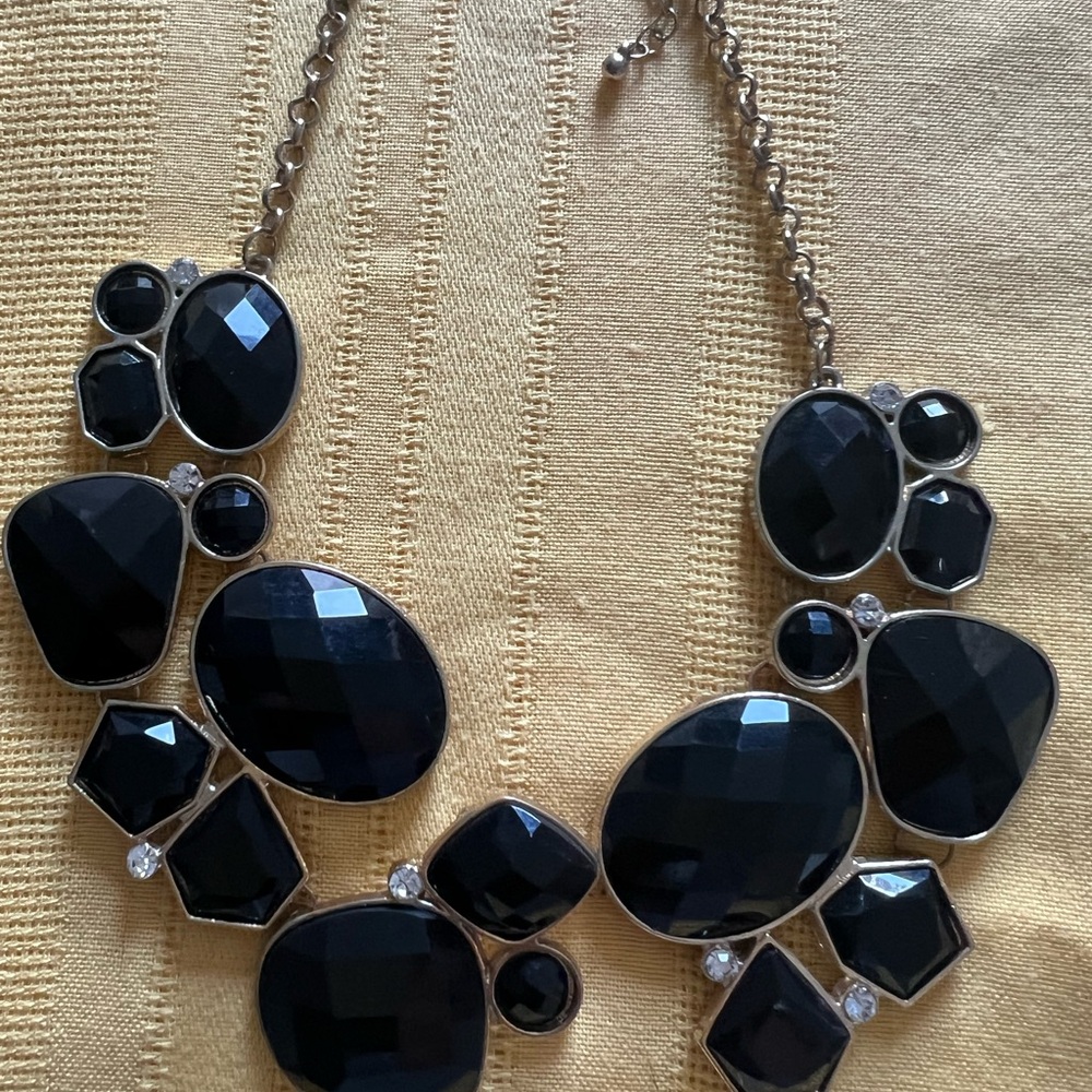 Necklace - Women Jewelry black feceted statement elegant